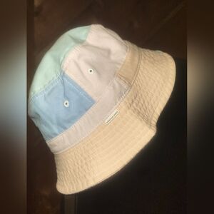 NWT American Eagle Outfitters Beige Bucket Hat